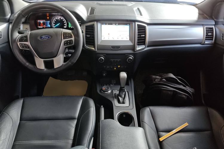 Used Ford Everest 2017 2.0T Gasoline Automatic 4x4 Luxury Edition 5 Seats Center Console