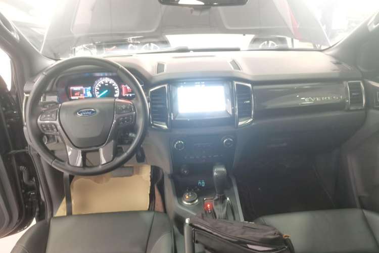 Used Ford Everest 2017 2.0T Gasoline Automatic 4x4 Flagship Edition 7 Seats Center Console