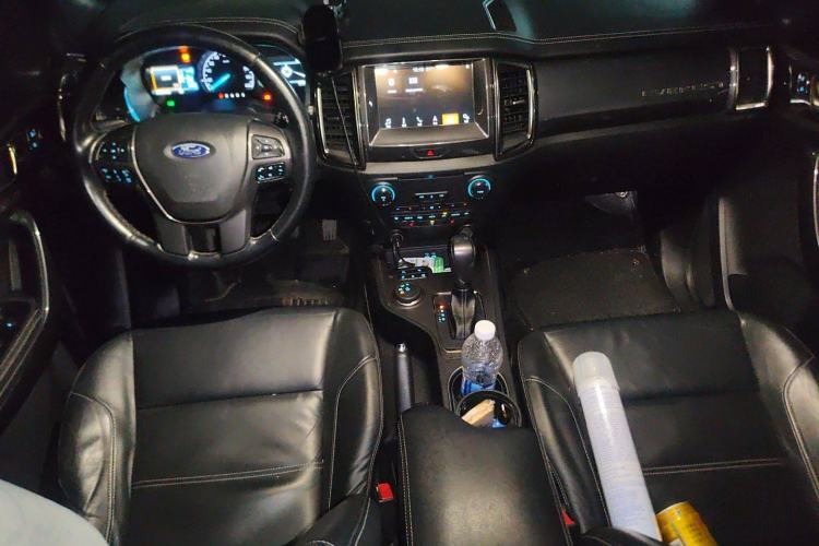 Used Ford Everest 2017 2.0T Gasoline Automatic 4x4 Flagship Edition 7 Seats Center Console
