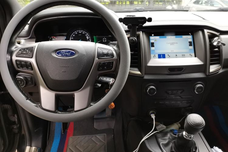 Used Ford Everest 2017 2.2T Diesel Manual 4x4 Luxury Edition 7 Seats Center Console