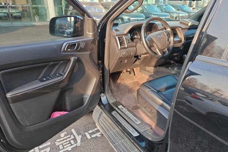 Used Ford Everest 2017 2.0T Gasoline Automatic 4x4 Flagship Edition 7 Seats Driver Seat