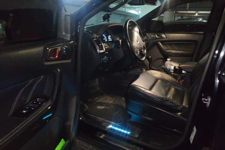 Used Ford Everest 2017 2.0T Gasoline Automatic 4x4 Flagship Edition 7 Seats Driver Seat