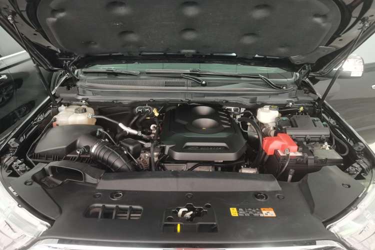 Used Ford Everest 2017 2.0T Gasoline Automatic 4x4 Flagship Edition 7 Seats Engine Bay