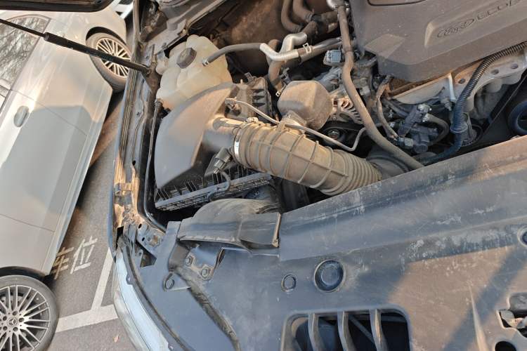 Used Ford Everest 2017 2.0T Gasoline Automatic 4x4 Flagship Edition 7 Seats Engine Bay Right