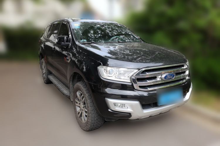 Used Ford Everest 2017 2.2T Diesel Manual 4x4 Luxury Edition 7 Seats Front Right 45 Deg