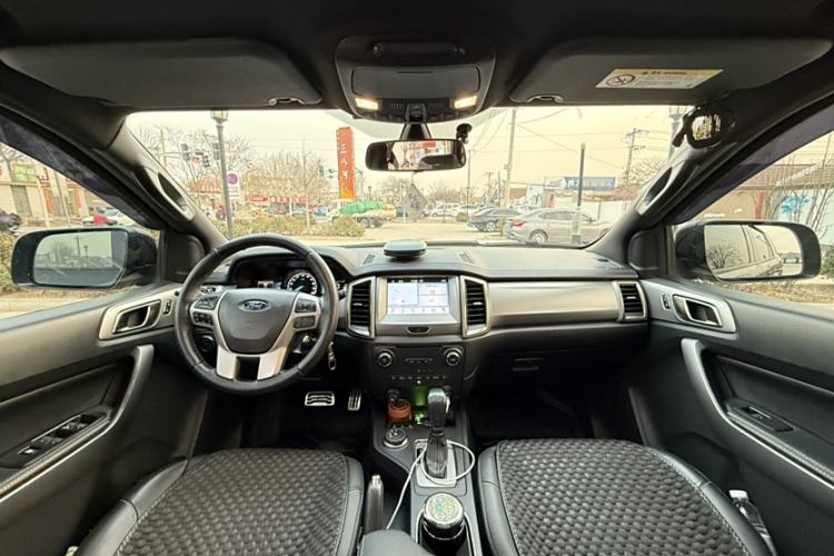 Used Ford Everest 2017 2.0T Gasoline Automatic 4x4 Luxury Edition 5 Seats Interior 2