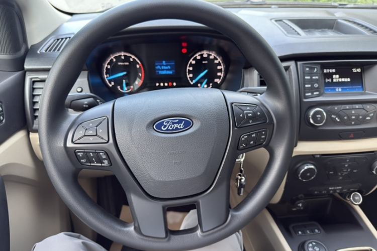 Used Ford Everest 2017 2.0T Gasoline Automatic 4x4 Elite Edition 5 Seats Interior 5