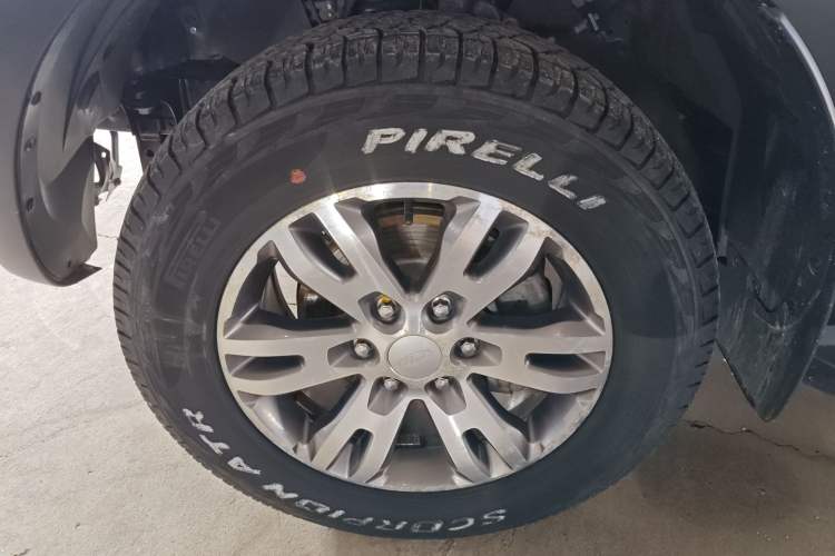 Used Ford Everest 2017 2.0T Gasoline Automatic 4x4 Luxury Edition 5 Seats Left Front Wheel Hub