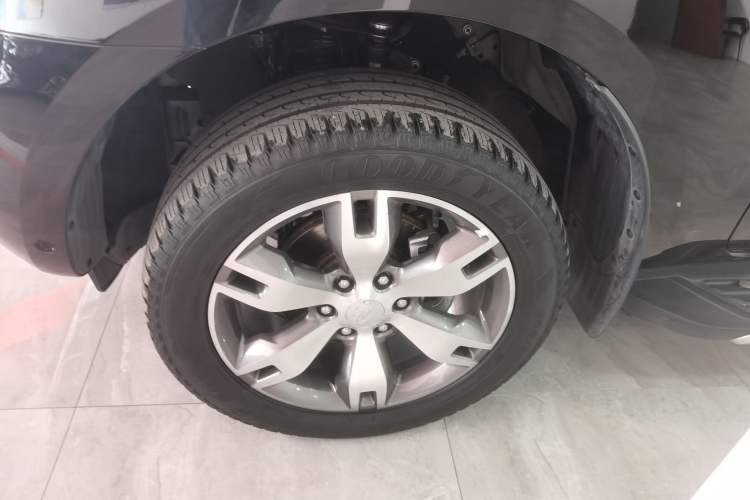 Used Ford Everest 2017 2.0T Gasoline Automatic 4x4 Flagship Edition 7 Seats Left Front Wheel Hub