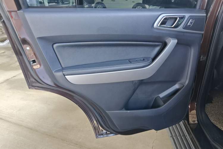 Used Ford Everest 2017 2.0T Gasoline Automatic 4x4 Luxury Edition 5 Seats Left Rear Door Interior