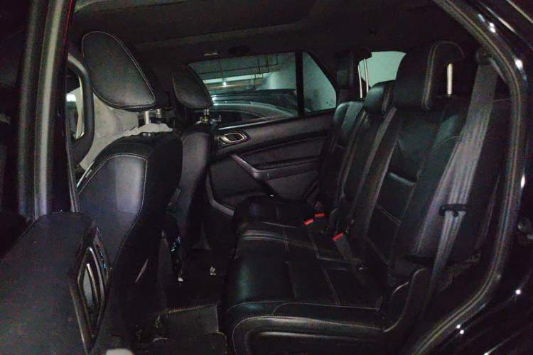 Used Ford Everest 2017 2.0T Gasoline Automatic 4x4 Flagship Edition 7 Seats Left Rear Seat
