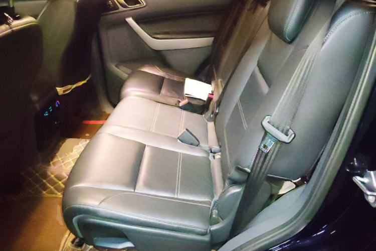 Used Ford Everest 2017 2.0T Gasoline Automatic 4x4 Luxury Edition 7 Seats Left Rear Seat