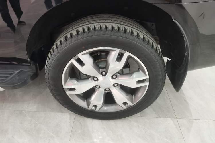 Used Ford Everest 2017 2.0T Gasoline Automatic 4x4 Flagship Edition 7 Seats Left Rear Wheel Hub