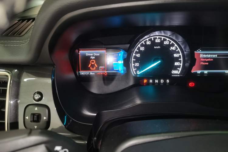 Used Ford Everest 2017 2.0T Gasoline Automatic 4x4 Flagship Edition 7 Seats Odometer Close Up