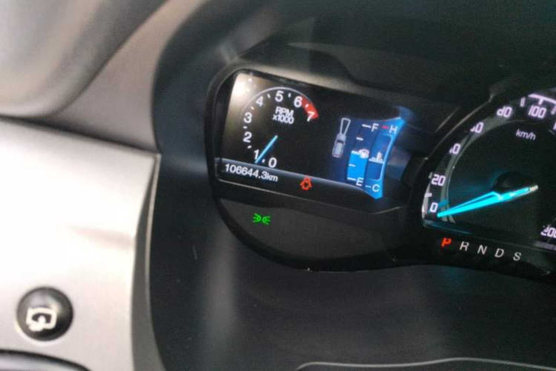 Used Ford Everest 2017 2.0T Gasoline Automatic 4x4 Luxury Edition 7 Seats Odometer Close Up