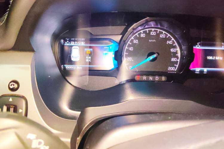Used Ford Everest 2017 2.0T Gasoline Automatic 4x4 Luxury Edition 7 Seats Odometer Close Up