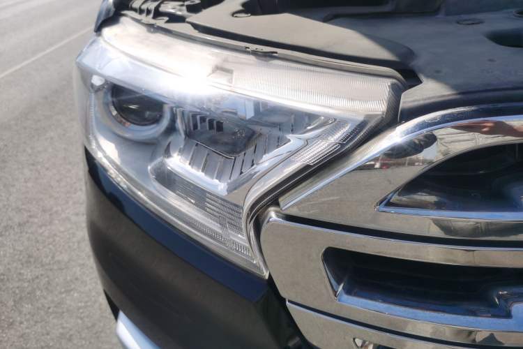 Used Ford Everest 2017 2.0T Gasoline Automatic 4x4 Flagship Edition 7 Seats Right Front Headlight
