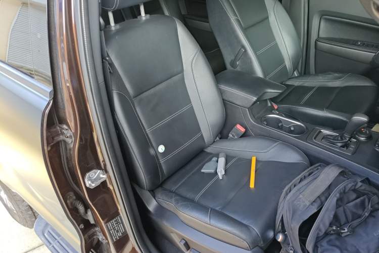 Used Ford Everest 2017 2.0T Gasoline Automatic 4x4 Luxury Edition 5 Seats Right Front Seat