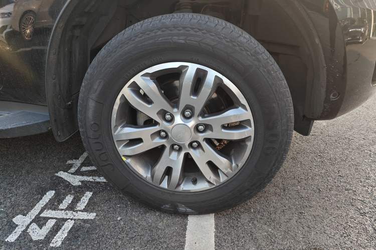 Used Ford Everest 2017 2.0T Gasoline Automatic 4x4 Flagship Edition 7 Seats Right Front Wheel Hub