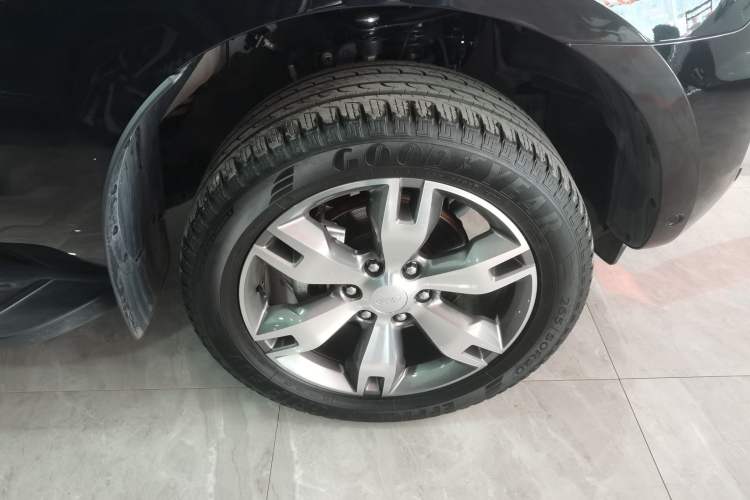 Used Ford Everest 2017 2.0T Gasoline Automatic 4x4 Flagship Edition 7 Seats Right Front Wheel Hub