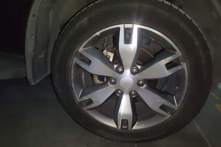 Used Ford Everest 2017 2.0T Gasoline Automatic 4x4 Flagship Edition 7 Seats Right Front Wheel Hub