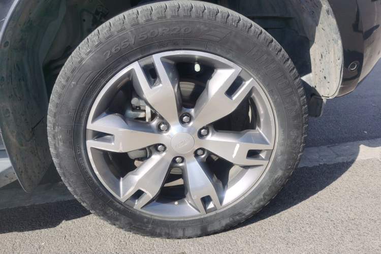 Used Ford Everest 2017 2.0T Gasoline Automatic 4x4 Flagship Edition 7 Seats Right Front Wheel Hub