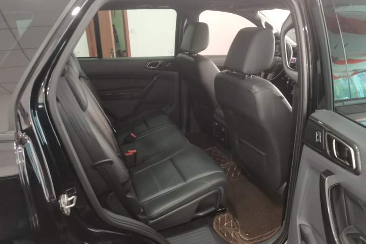 Used Ford Everest 2017 2.0T Gasoline Automatic 4x4 Flagship Edition 7 Seats Right Rear Seat