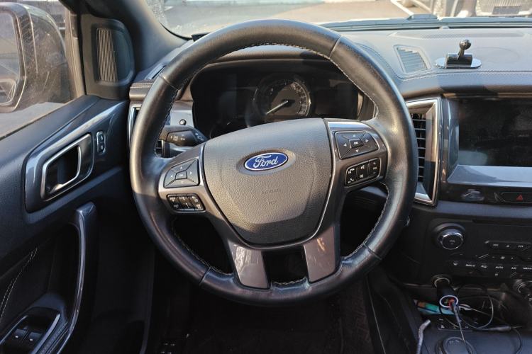 Used Ford Everest 2017 2.0T Gasoline Automatic 4x4 Flagship Edition 7 Seats Steering Wheel