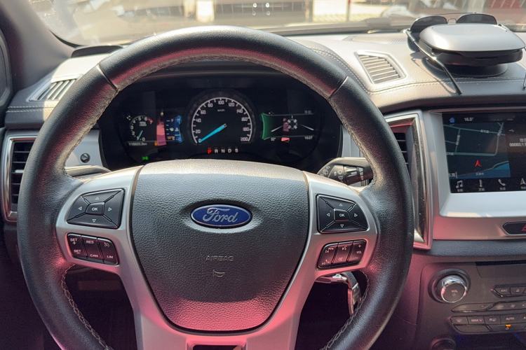Used Ford Everest 2017 2.0T Gasoline Automatic 4x4 Luxury Edition 5 Seats Steering Wheel