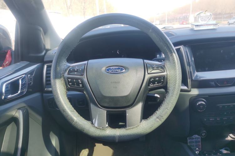 Used Ford Everest 2017 2.0T Gasoline Automatic 4x4 Flagship Edition 7 Seats Steering Wheel