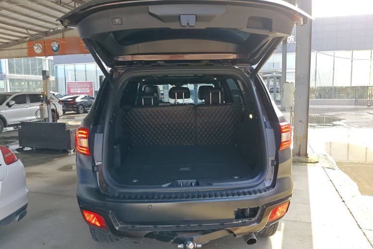 Used Ford Everest 2017 2.0T Gasoline Automatic 4x4 Luxury Edition 5 Seats Trunk