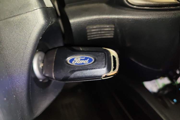Used Ford Everest 2017 2.0T Gasoline Automatic 4x4 Flagship Edition 7 Seats Vehicle Key