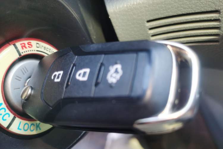 Used Ford Everest 2017 2.0T Gasoline Automatic 4x4 Flagship Edition 7 Seats Vehicle Key
