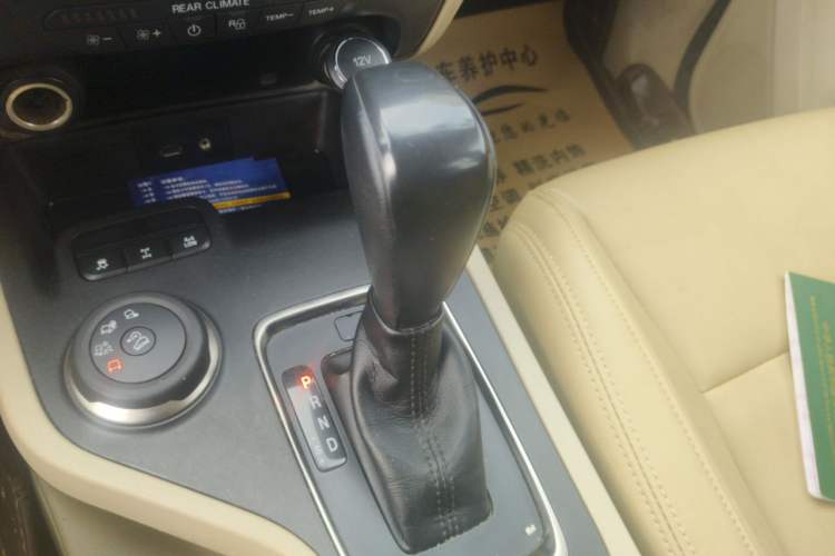 Used Ford Everest 2017 2.0T Gasoline Automatic 4x4 Elite Edition 5 Seats Gear Lever