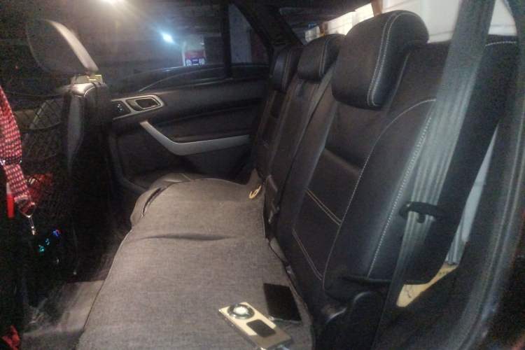 Used Ford Everest 2017 2.0T Gasoline Automatic 4x4 Luxury Edition 5 Seats Left Rear Seat