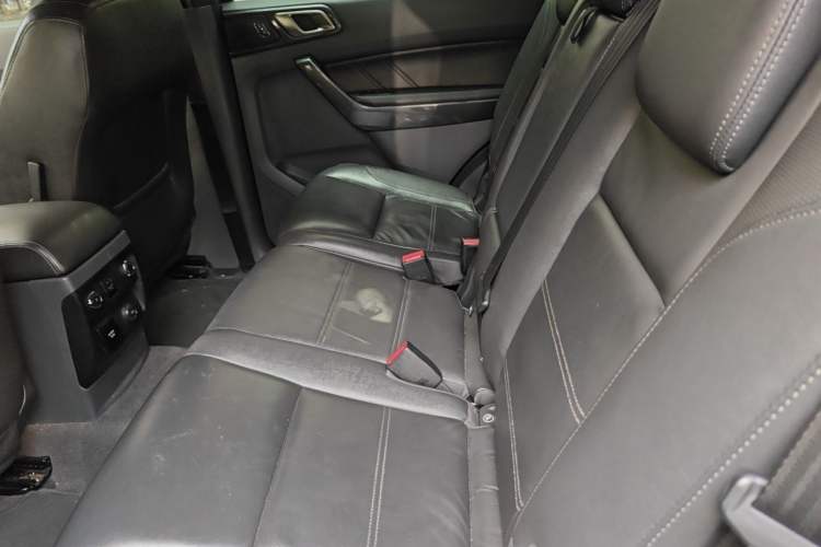Used Ford Everest 2017 2.0T Gasoline Automatic 4x4 Flagship Edition 7 Seats Left Rear Seat