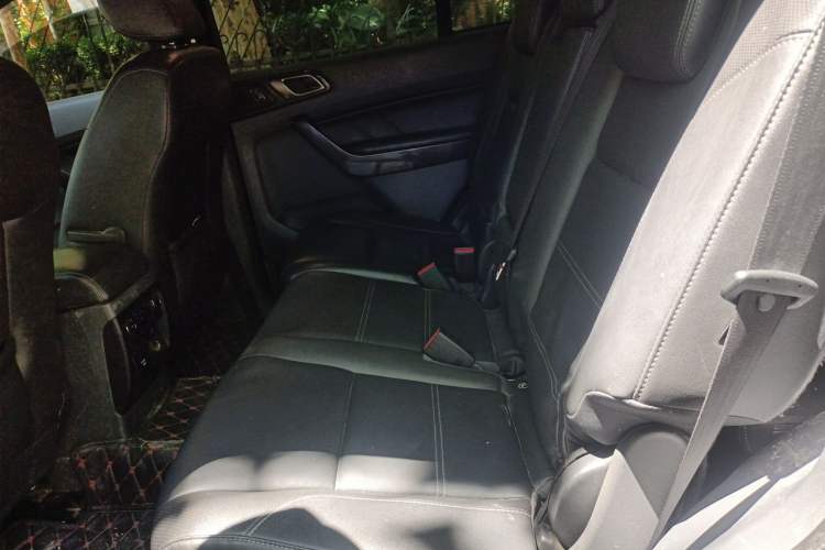 Used Ford Everest 2017 2.0T Gasoline Automatic 4x4 Flagship Edition 7 Seats Left Rear Seat