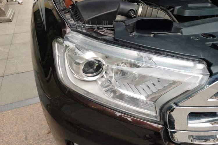 Used Ford Everest 2017 2.0T Gasoline Automatic 4x4 Luxury Edition 5 Seats Right Front Headlight