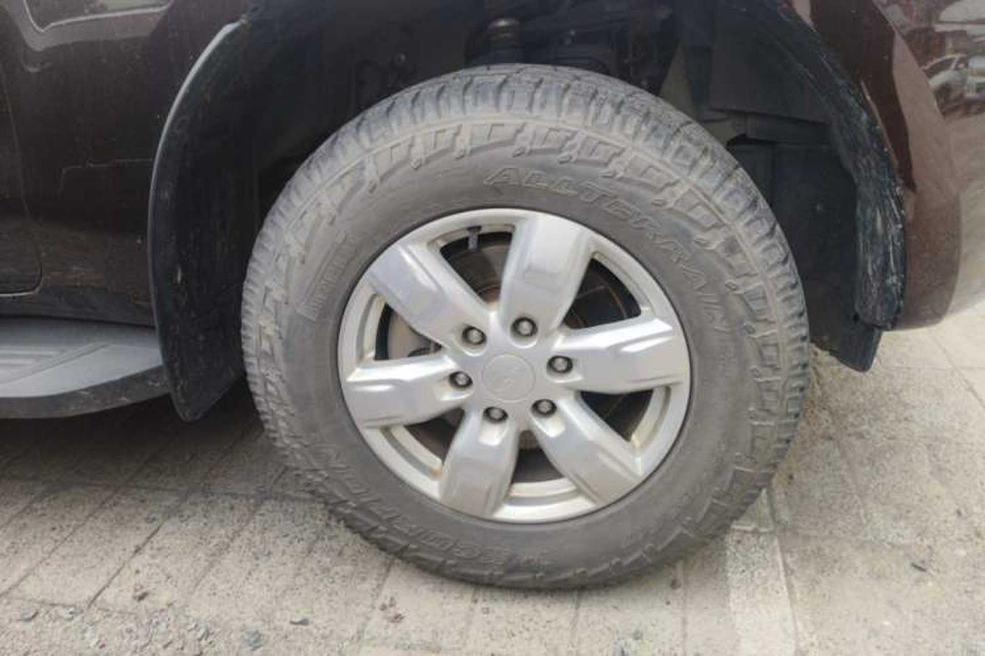 Used Ford Everest 2017 2.0T Gasoline Automatic 4x4 Elite Edition 5 Seats Right Front Wheel Hub