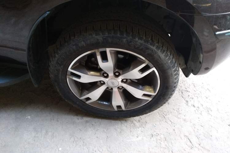 Used Ford Everest 2017 2.0T Gasoline Automatic 4x4 Luxury Edition 7 Seats Right Front Wheel Hub