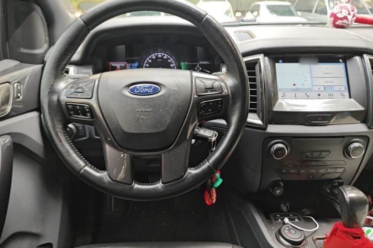 Used Ford Everest 2017 2.0T Gasoline Automatic 4x4 Flagship Edition 7 Seats Steering Wheel