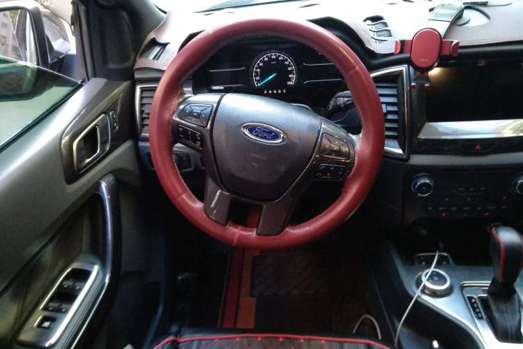 Used Ford Everest 2017 2.0T Gasoline Automatic 4x4 Luxury Edition 7 Seats Steering Wheel