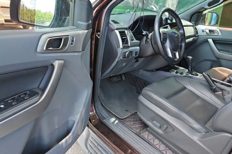 Used Ford Everest 2017 2.0T Gasoline Automatic 4x4 Luxury Edition 5 Seats Driver Seat