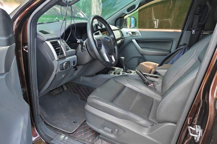 Used Ford Everest 2017 2.0T Gasoline Automatic 4x4 Luxury Edition 5 Seats Left Front Seat