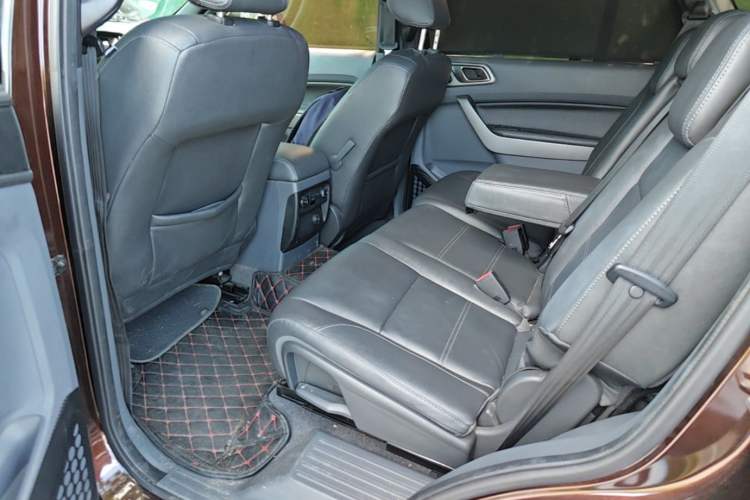 Used Ford Everest 2017 2.0T Gasoline Automatic 4x4 Luxury Edition 5 Seats Left Rear Seat