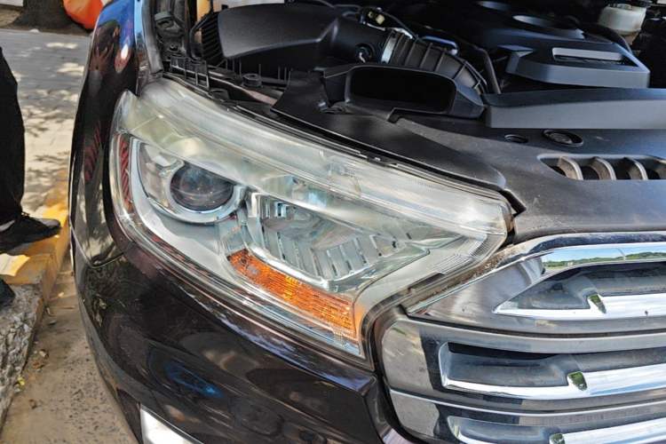 Used Ford Everest 2017 2.0T Gasoline Automatic 4x4 Luxury Edition 5 Seats Right Front Headlight
