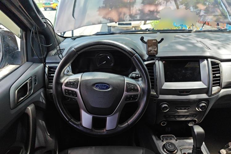 Used Ford Everest 2017 2.0T Gasoline Automatic 4x4 Luxury Edition 5 Seats Steering Wheel