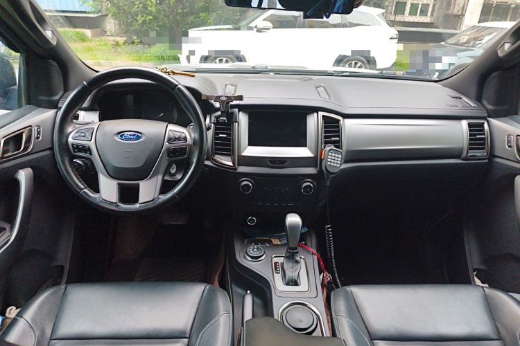 Used Ford Everest 2017 2.0T Gasoline Automatic 4x4 Luxury Edition 5 Seats Center Console