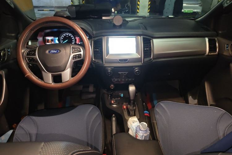 Used Ford Everest 2017 2.0T Gasoline Automatic 4x4 Luxury Edition 7 Seats Center Console