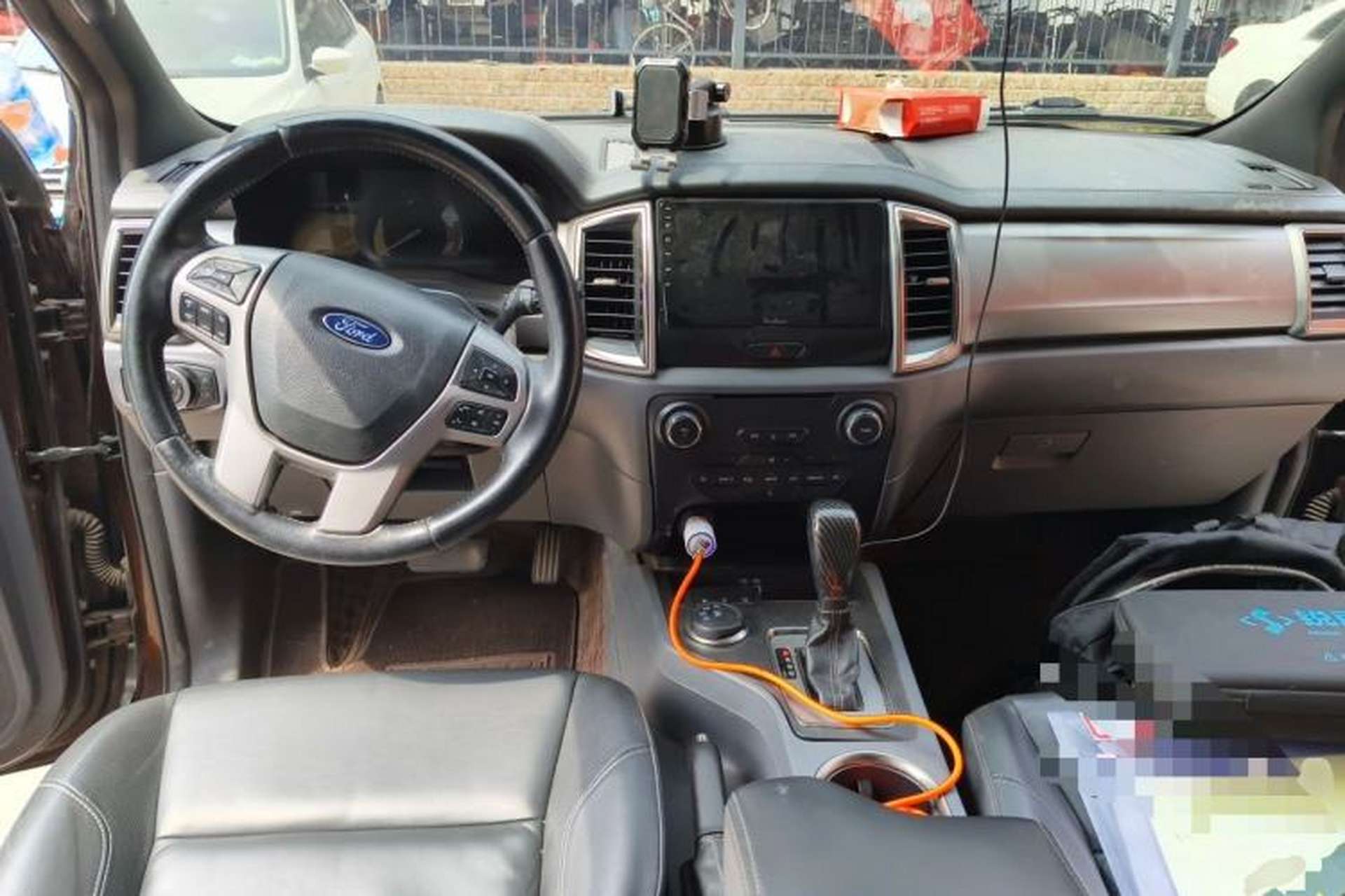 Used Ford Everest 2017 2.0T Gasoline Automatic 4x4 Luxury Edition 7 Seats Center Console